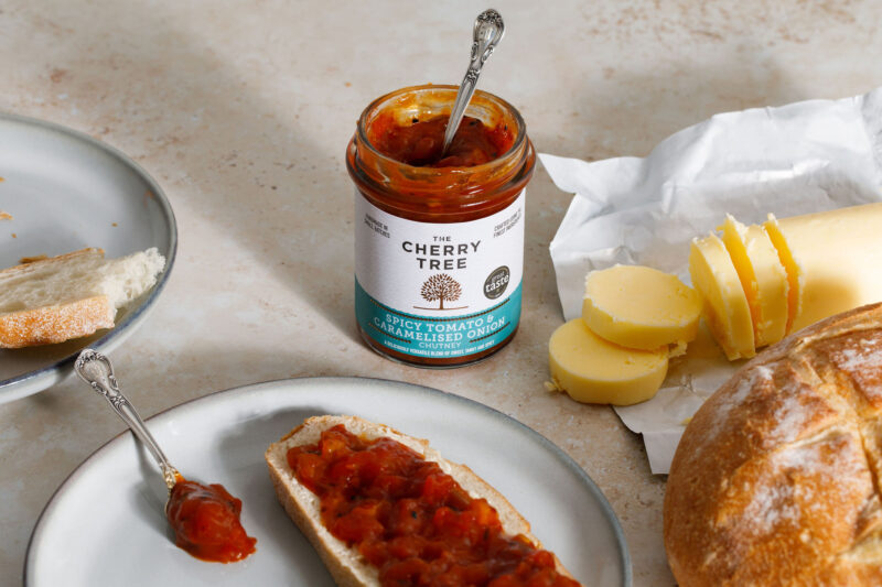 Spicy Tomato & Caramelised Onion Chutney - Image 2