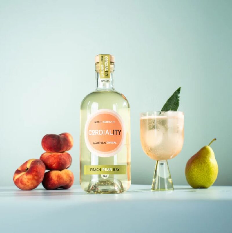 PEACH, PEAR & BAY ALCOHOLIC CORDIAL (70cl)